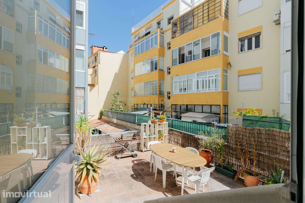 Apartamento T2 em Arroios com Terraço, Lisboa - Localização Central e - Grande imagem: 2/48