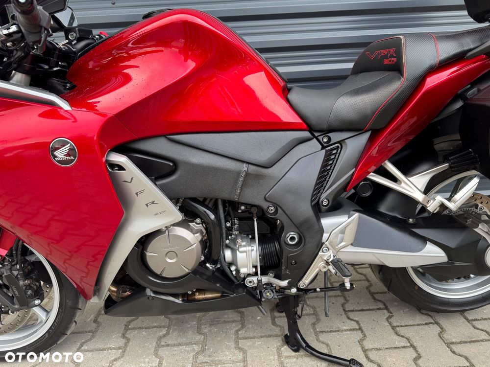 Honda VFR - 14