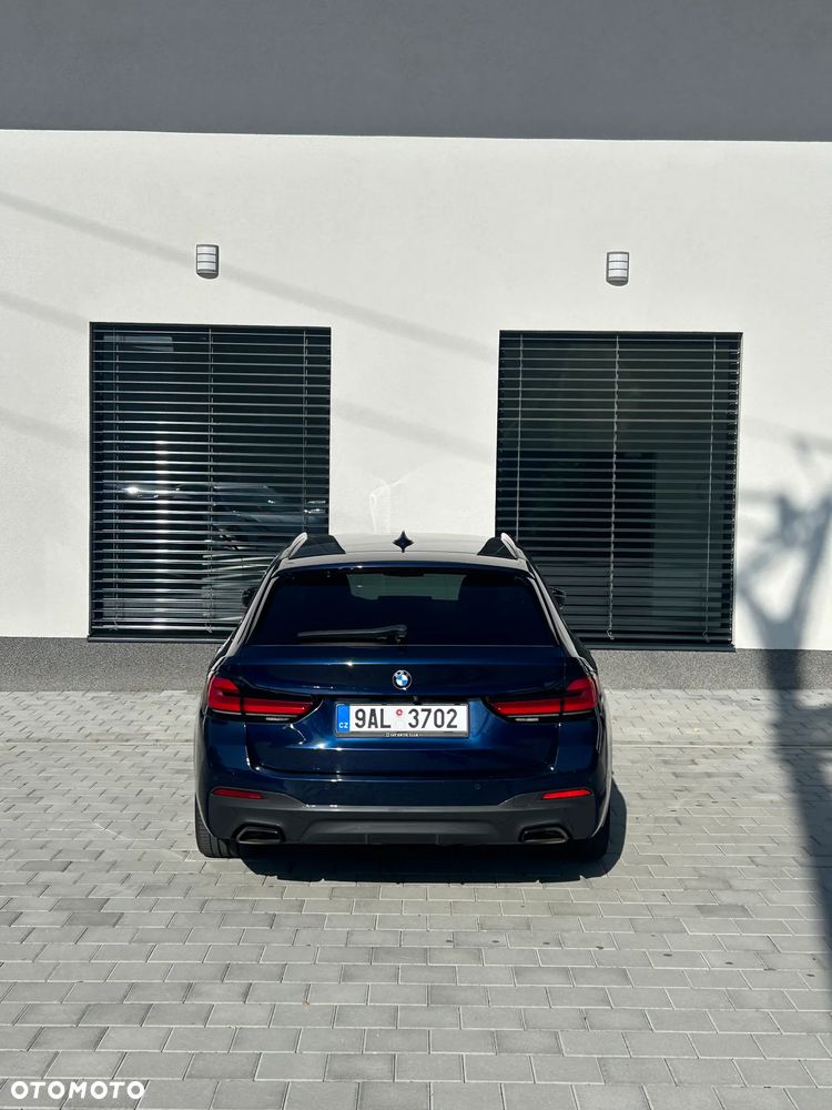 BMW Seria 5 520d M Sport - 6