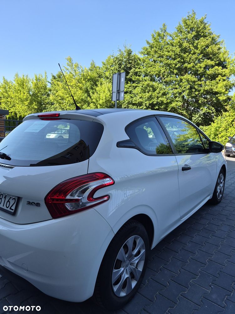 Peugeot 208 - 4