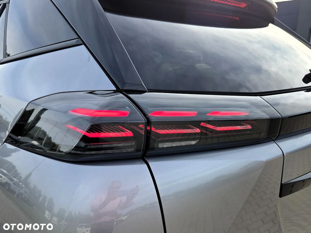 Peugeot 2008 PureTech mHEV Allure e-DCS6 - 12