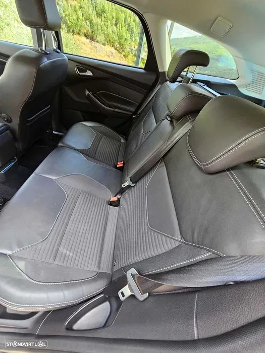 Ford Focus 1.0 EcoBoost Titanium - 8