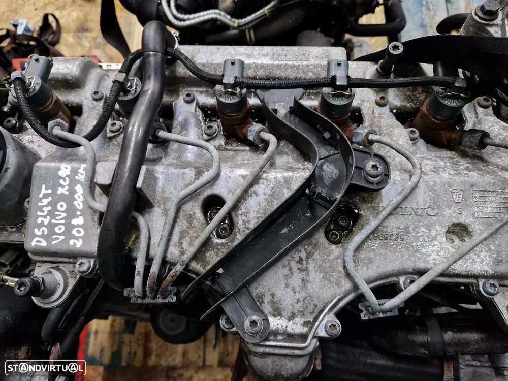 Motor usado D5244T VOLVO XC90 D5 2.4 163CV XC70 S80 S60 V70 - 2