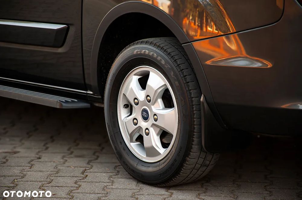 Ford Tourneo Custom 310 L1H1 VA Autm Titanium Business Edition - 32