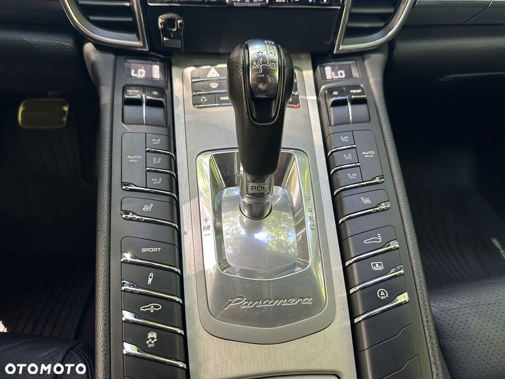 Porsche Panamera 4S PDK - 13
