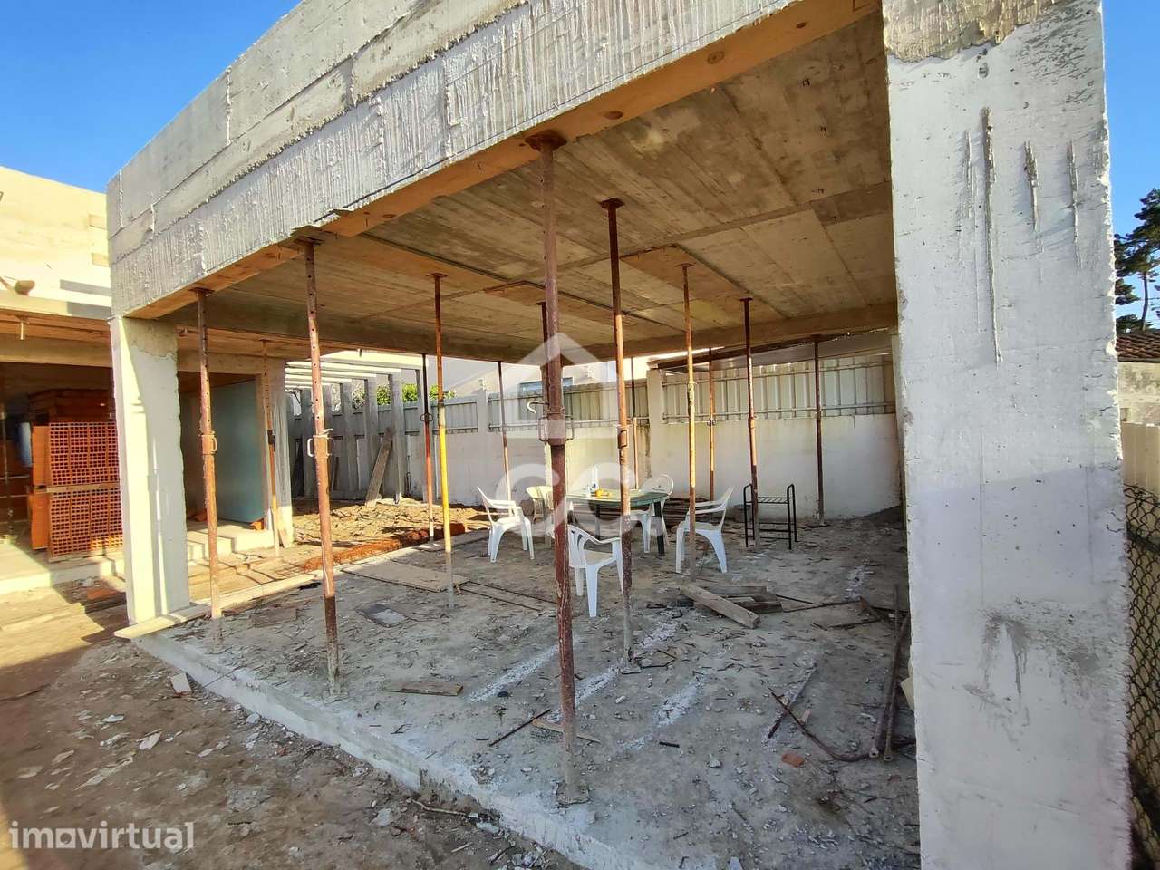 MORADIA T5 DE LUXO ISOLADA EM BREJOS DE AZEITÃO - Grande imagem: 5/14