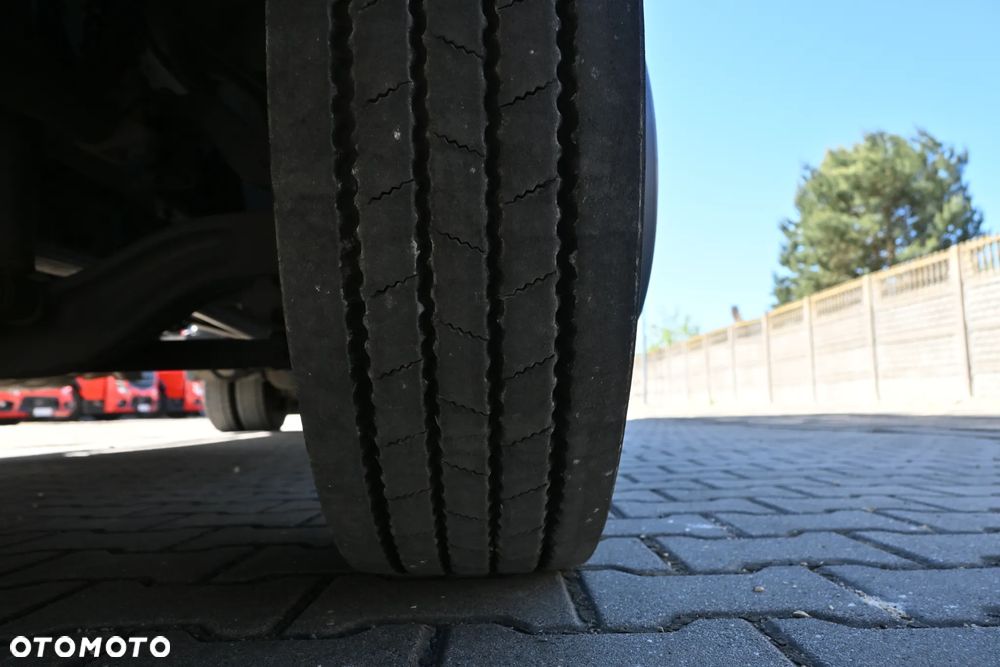 Mercedes-Benz Atego 818 L Kontener 7,25 - 12