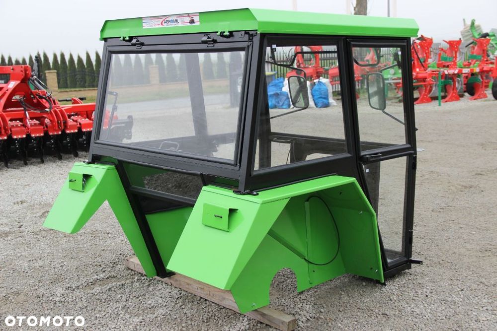 Kabina do ciągnika C- 360 Standard z błotnikami zielona - 4