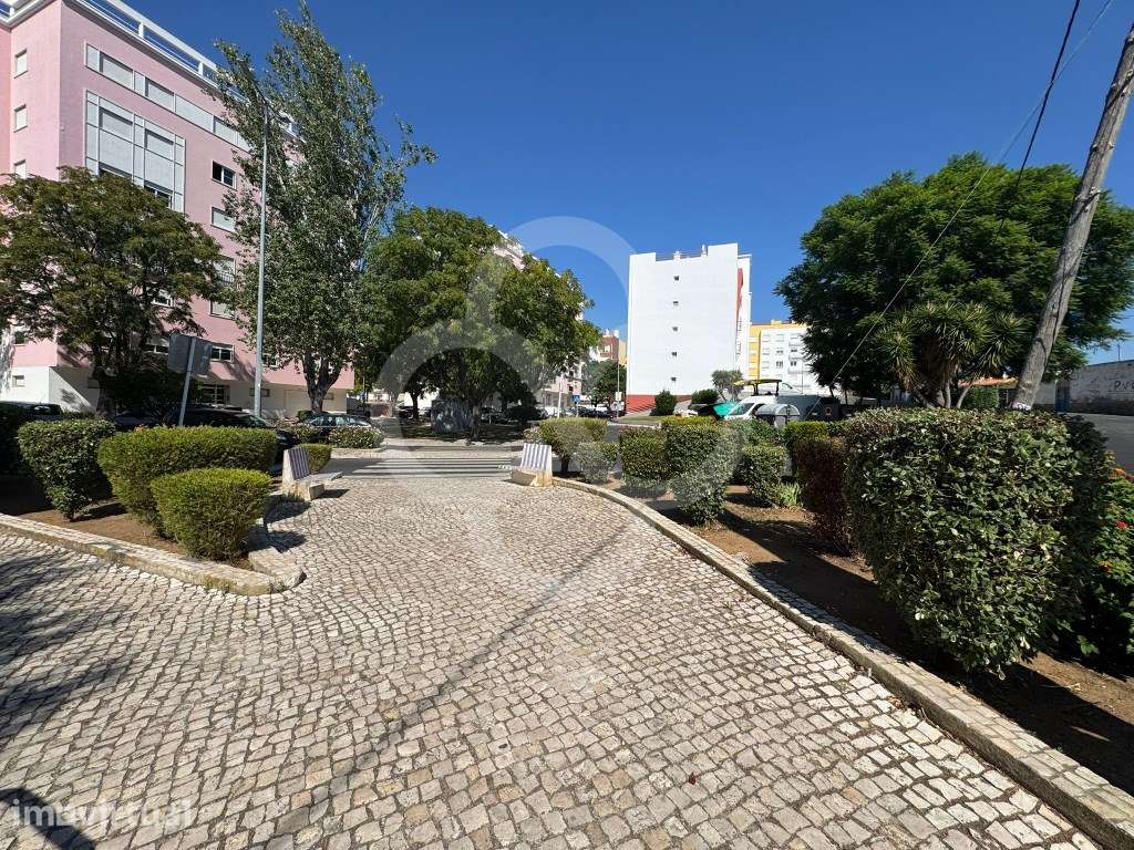 Prédio totalmente recuperado com 10 frações em Sacavém e Prior Velh... - Grande imagem: 2/10