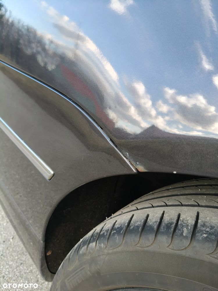 Volkswagen Passat 2.0 TDI DPF Highline - 24