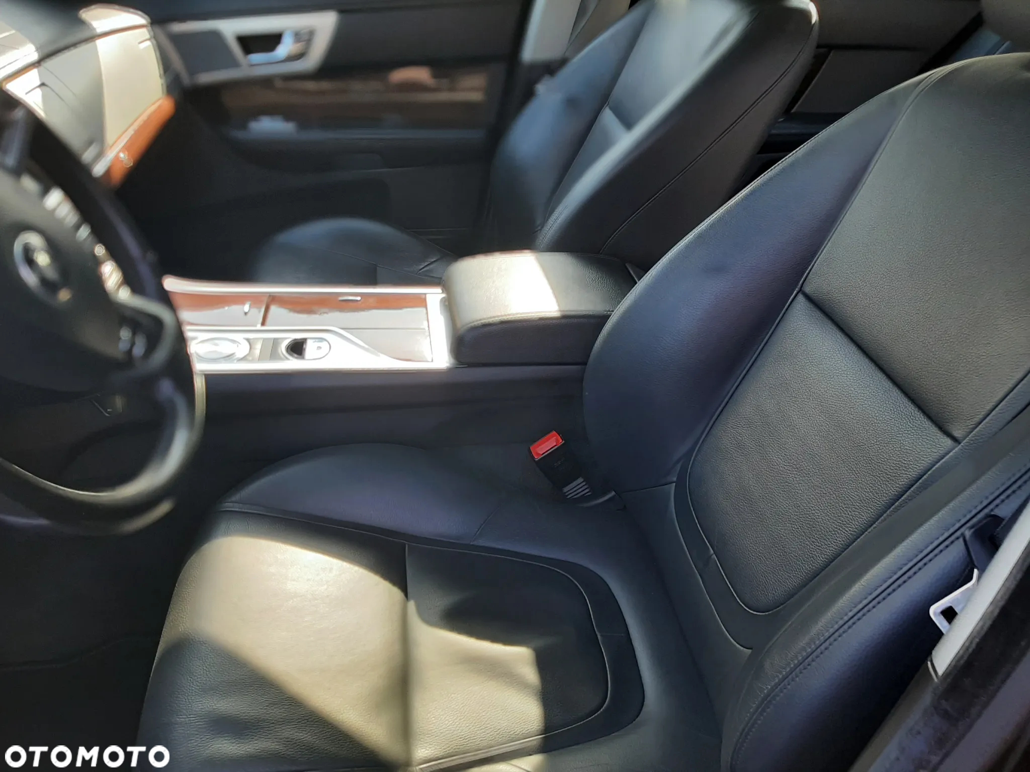 Jaguar XF 2.2 Diesel - 6