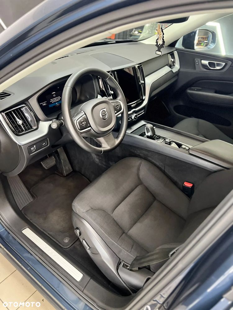 Volvo XC 60 B4 B Momentum - 14