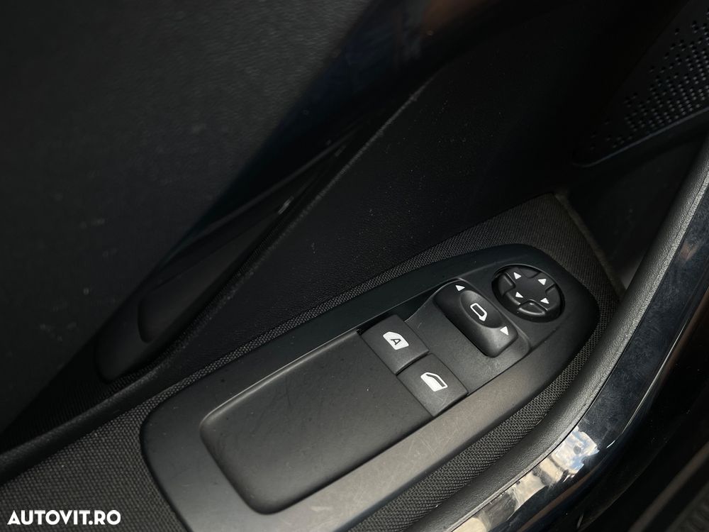 Peugeot 208 1.2 L PureTech Style - 13