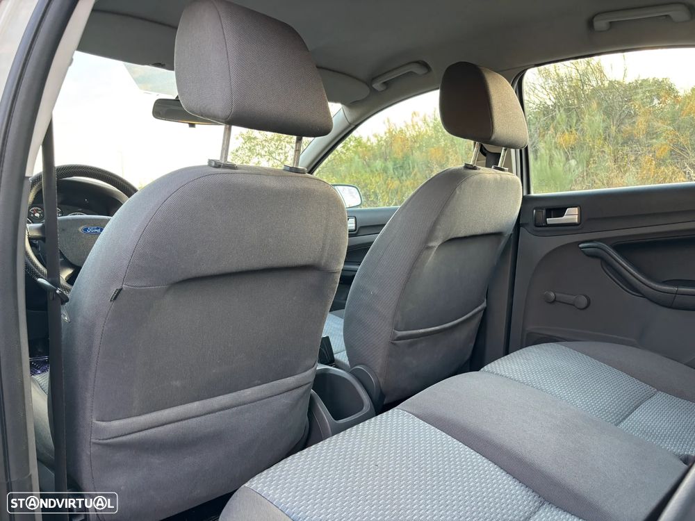 Ford Focus 1.6 TDCi Ghia - 24