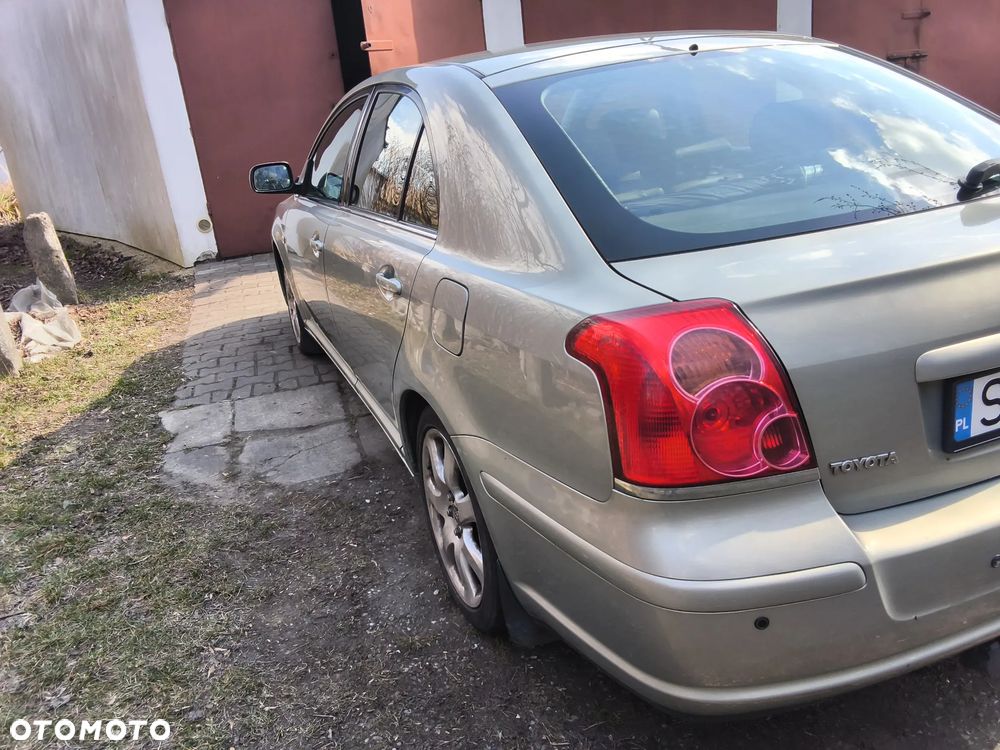 Toyota Avensis 2.0 VVT-i Prestige - 4