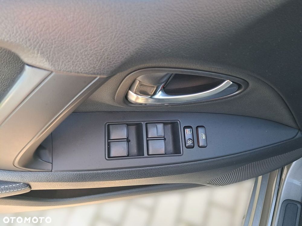 Toyota Avensis - 24