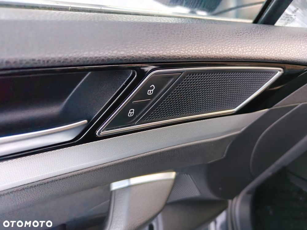 Volkswagen Passat 2.0 TDI SCR DSG Comfortline - 22