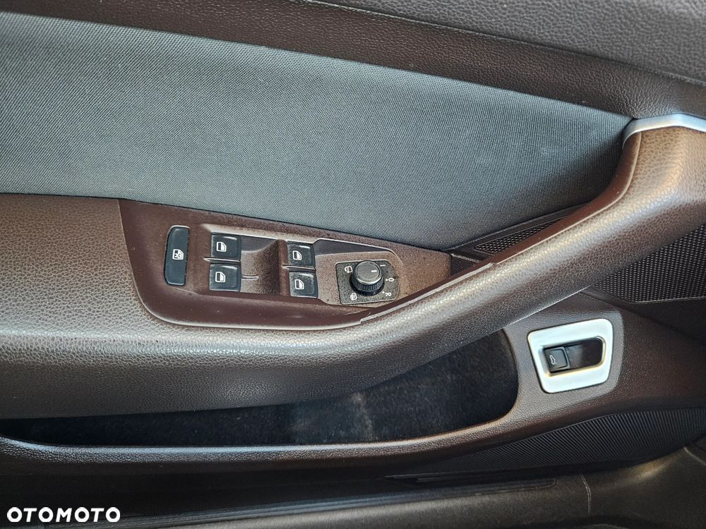 Volkswagen Passat - 8