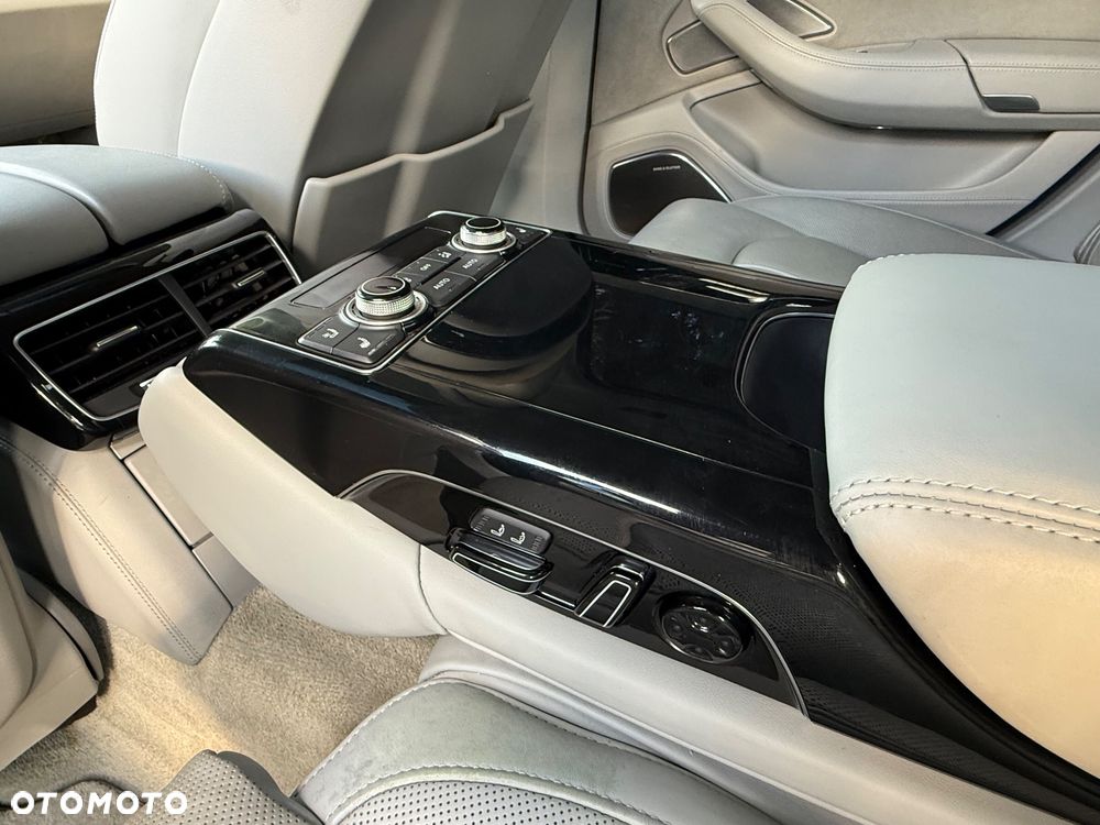 Audi A8 - 25
