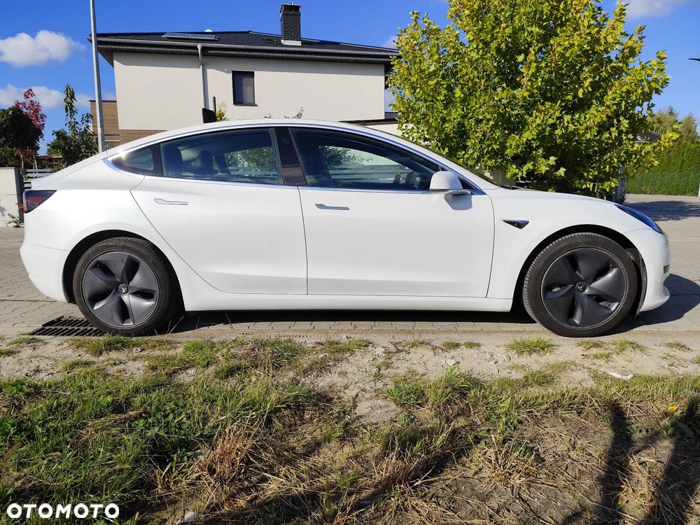 Tesla Model 3 Standard Range Plus - 4