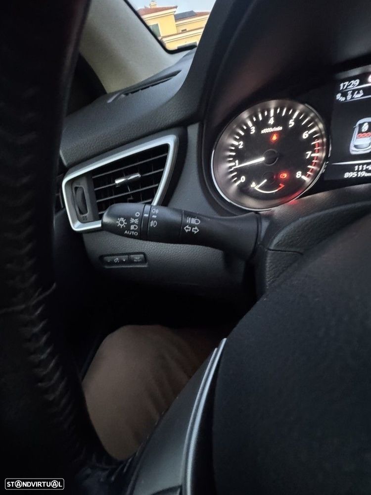 Nissan Qashqai 1.2 DIG-T Tekna Pele - 25
