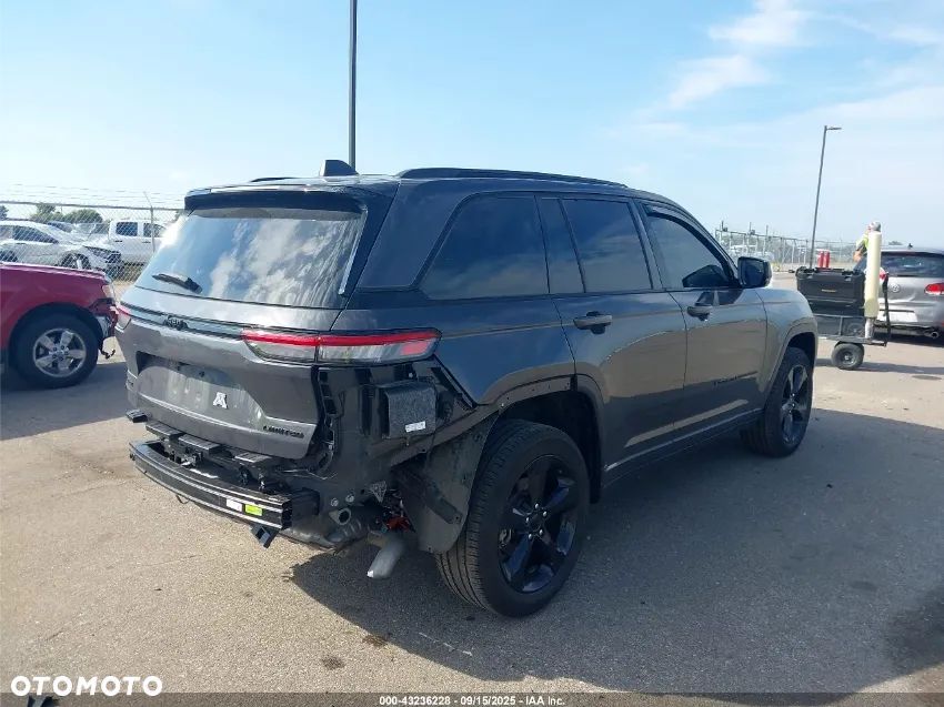 Jeep Grand Cherokee - 8