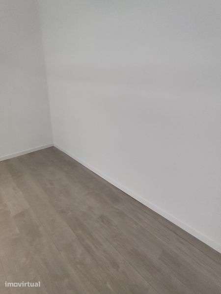 Loja em  Centro Comercial  Eurocentro 82 *Arrendamento * - Grande imagem: 5/5