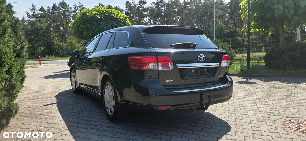 Toyota Avensis 1.8 Premium EU5 - 8
