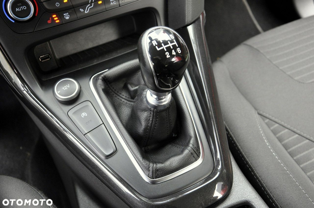 Ford Focus Turnier 1.5 EcoBoost Start-Stopp-System TITANIUM - 8