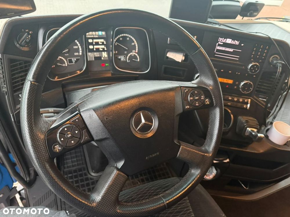Mercedes-Benz actros - 7