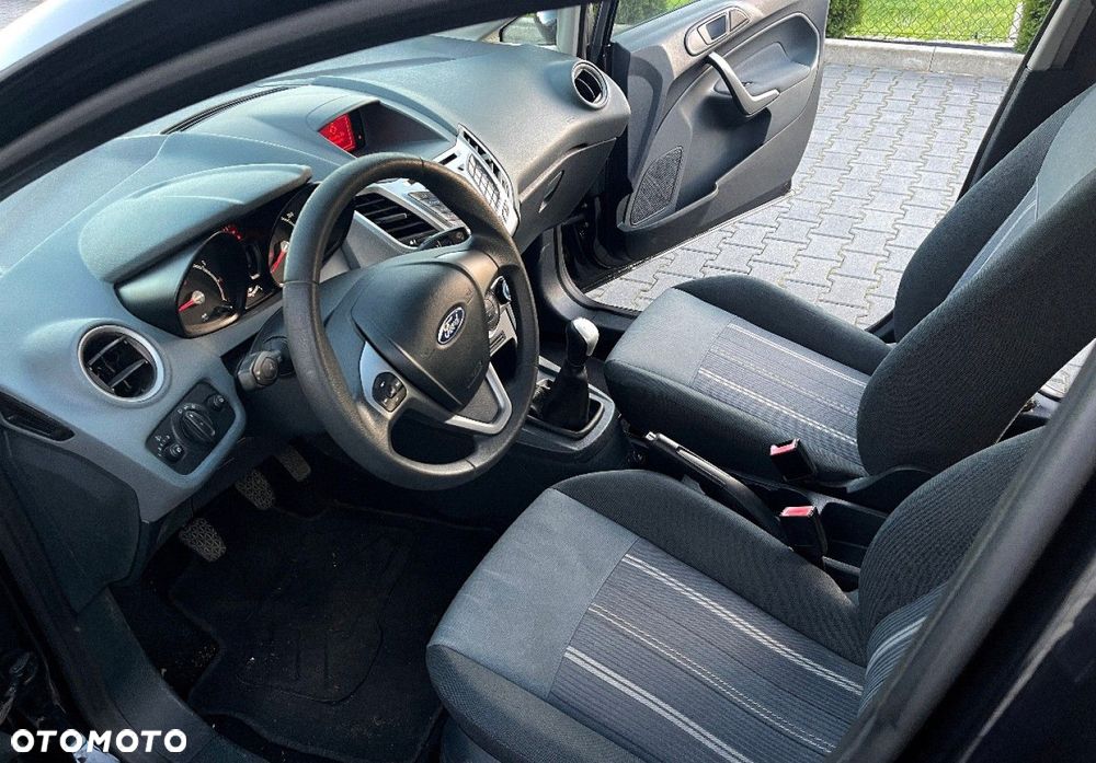 Ford Fiesta - 12
