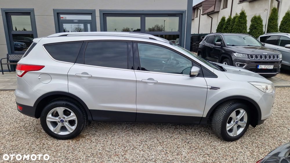 Ford Kuga 1.6 EcoBoost 2x4 Titanium - 25