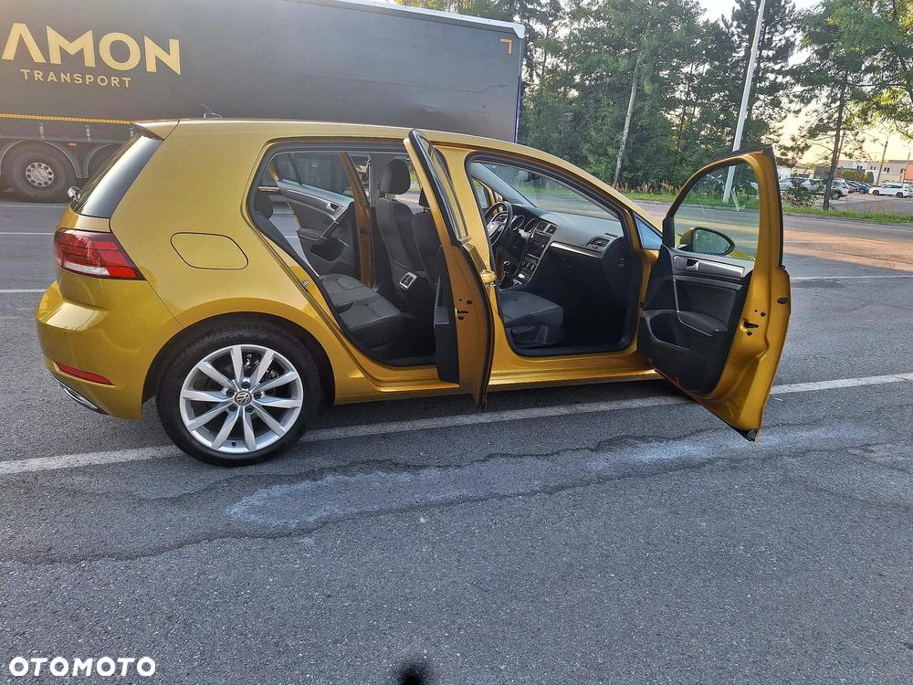 Volkswagen Golf - 22