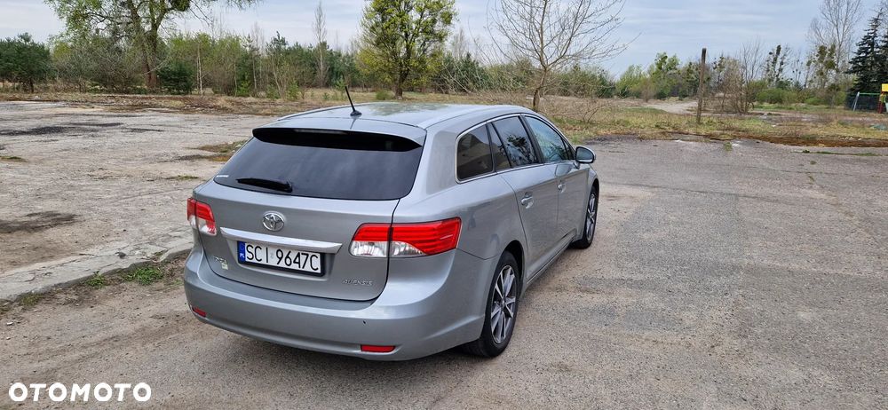 Toyota Avensis 1.8 Premium EU5 - 4