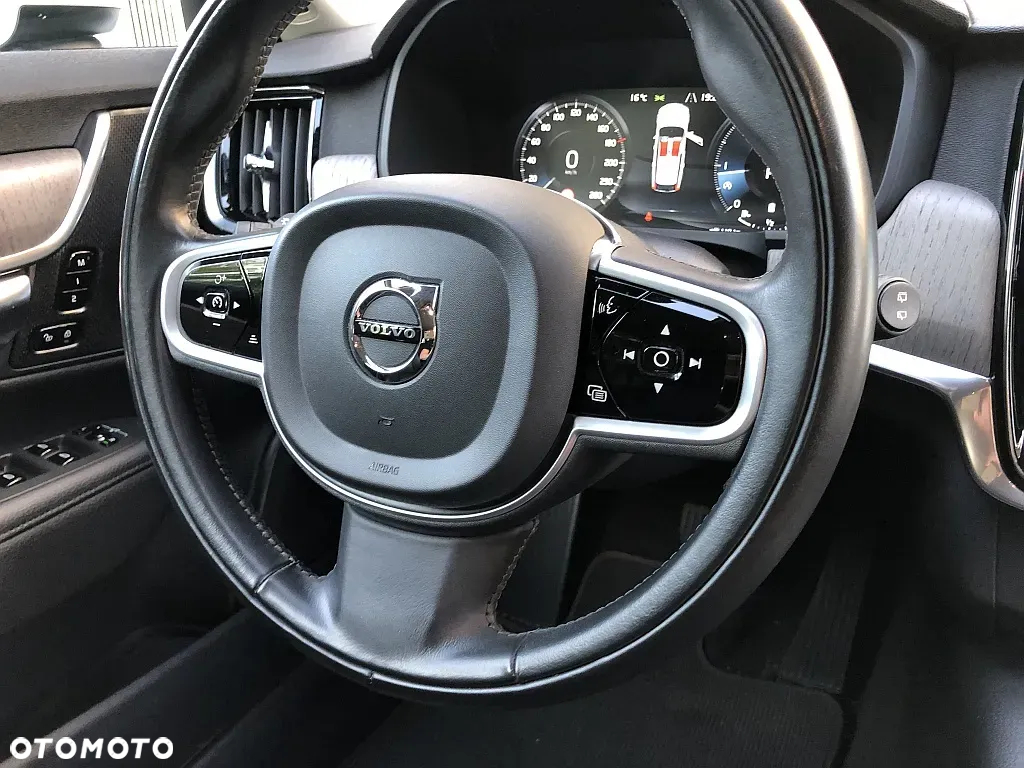 Volvo V90 Cross Country - 22