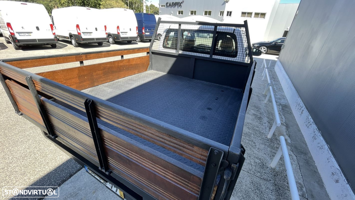 Toyota Hilux 2.4 D-4D 4X2 - 24