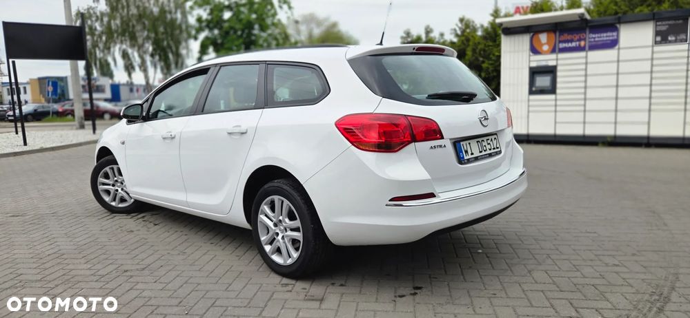 Opel Astra 1.6 Color Edition - 11
