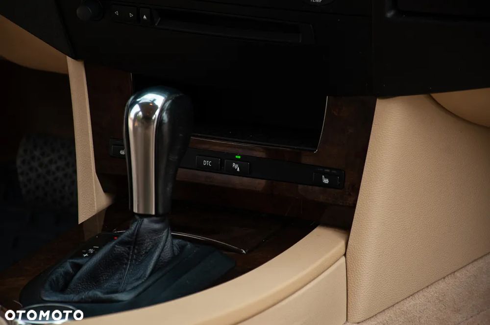 BMW Seria 5 530xi Touring - 34