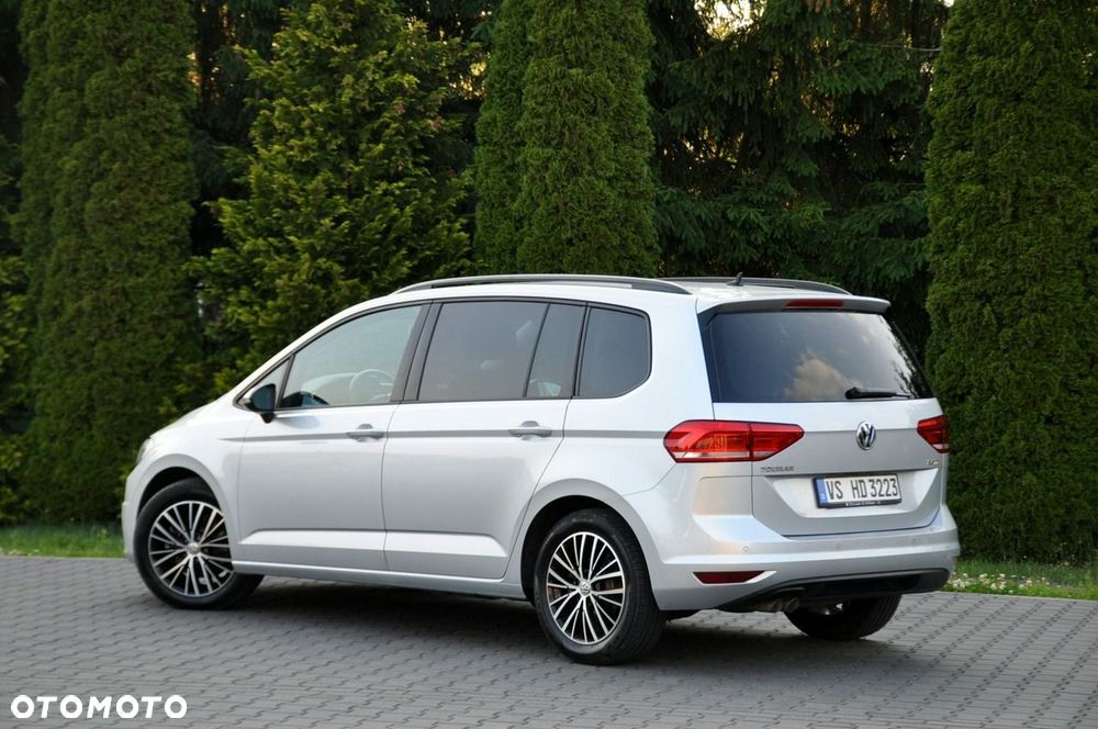 Volkswagen Touran - 13
