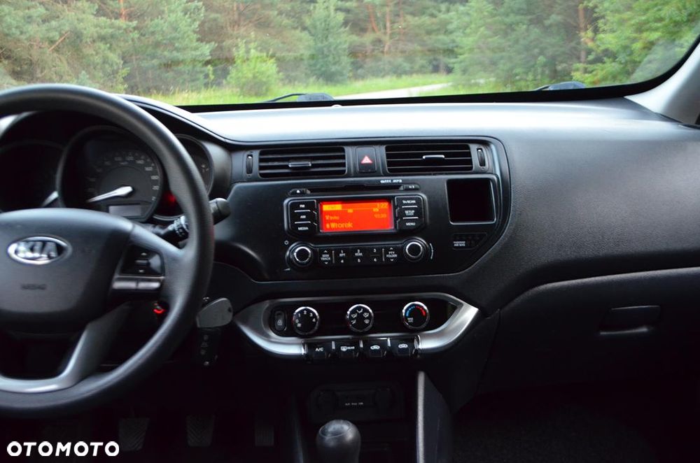 Kia Rio 1.2 Attract - 27