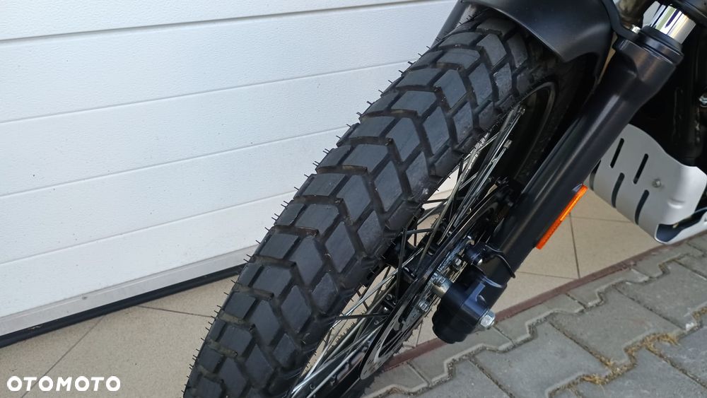 Royal Enfield Himalayan - 13
