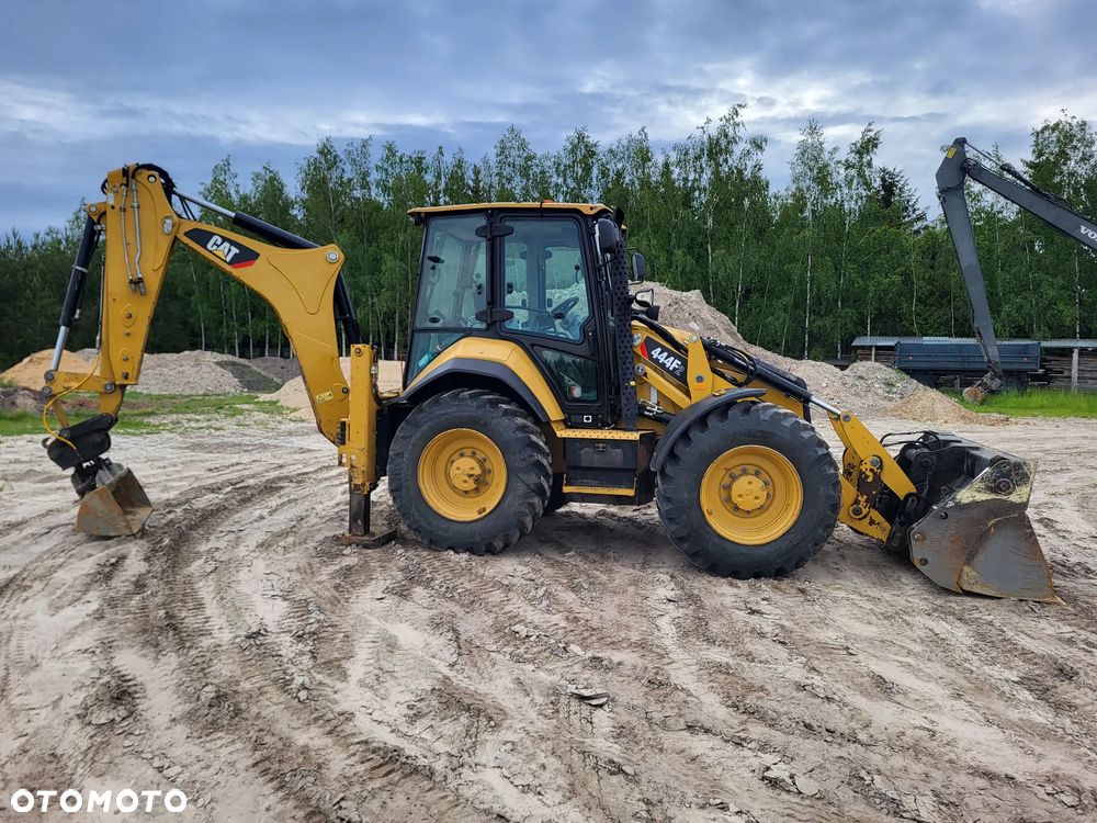 Caterpillar 444 F2 - 8