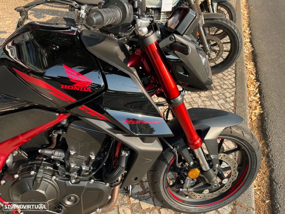 Honda CB 750 HORNET - 7