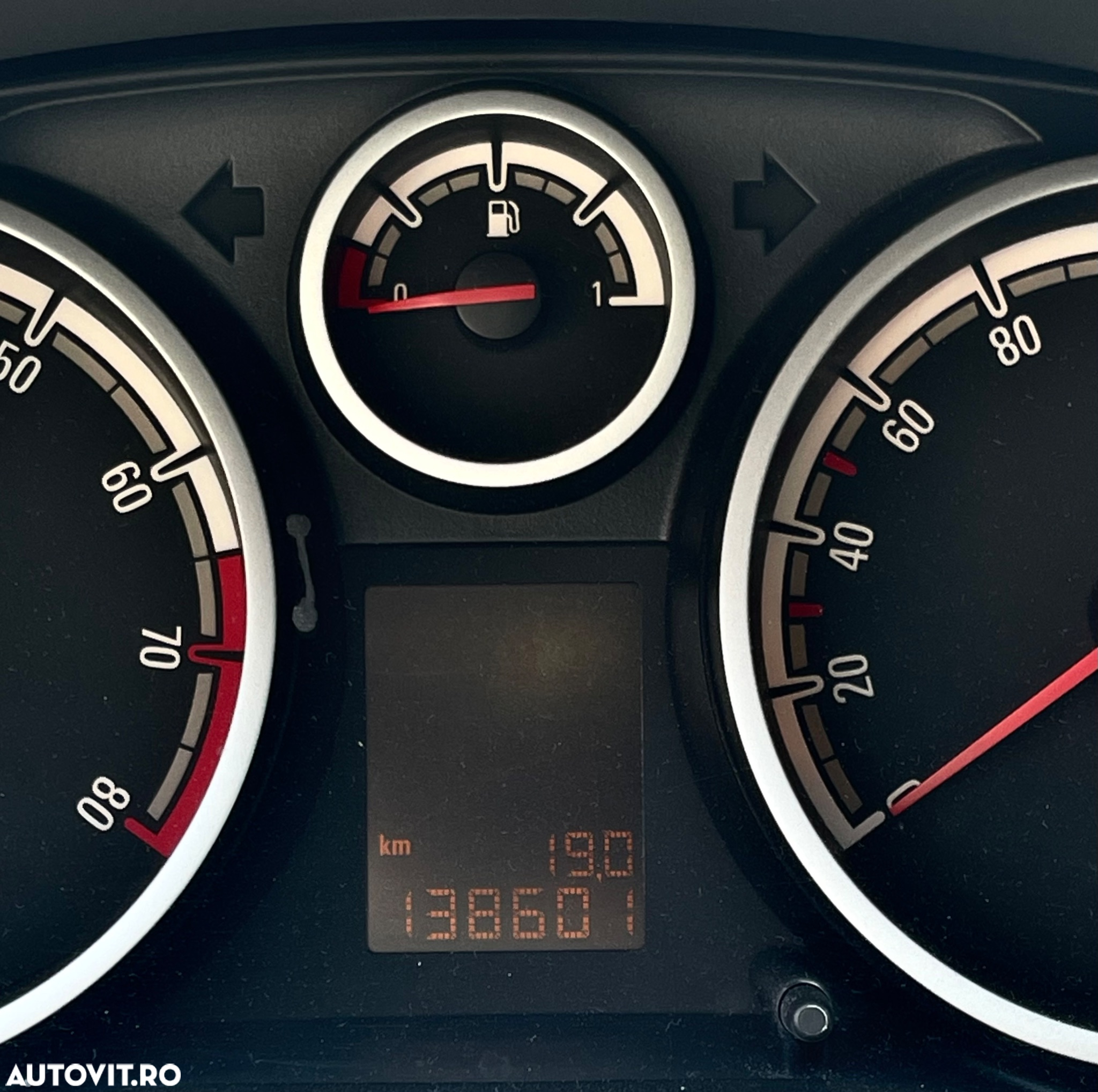 Opel Corsa 1.4 16V 150 Jahre - 14