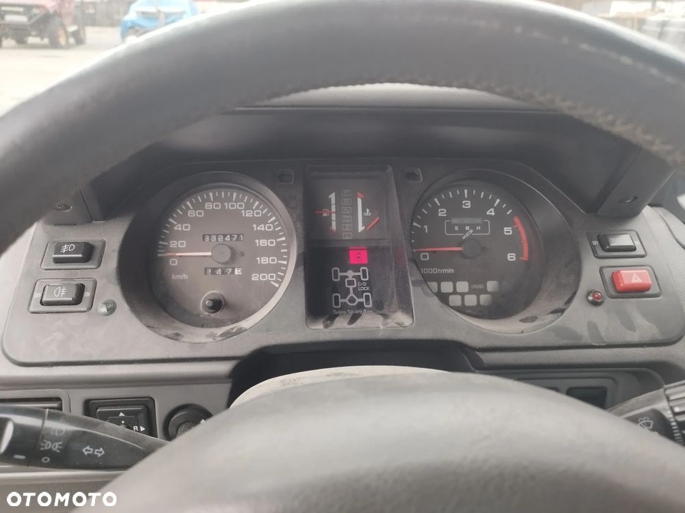 Mitsubishi Pajero - 7