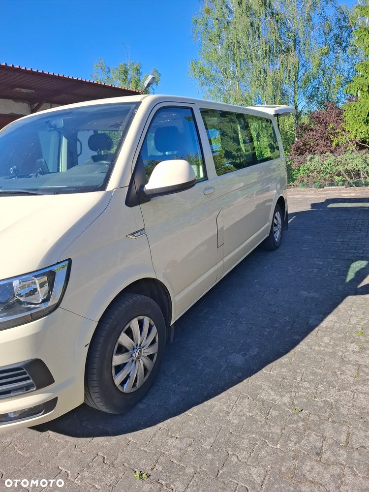 Volkswagen Caravelle - 9