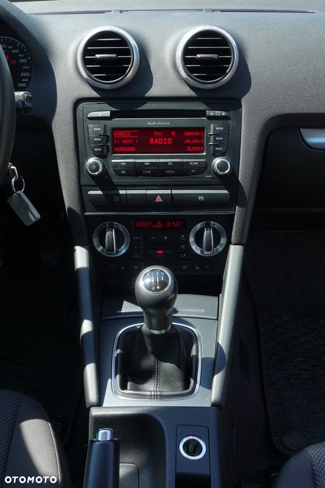 Audi A3 3-drzwiowe 1.6 Ambiente - 8