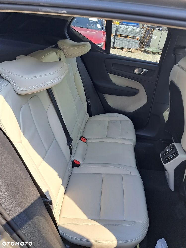 VOLVO XC40 II DRZWI PRAWE PRZÓD KOD LAKIERU 719-16 - 17