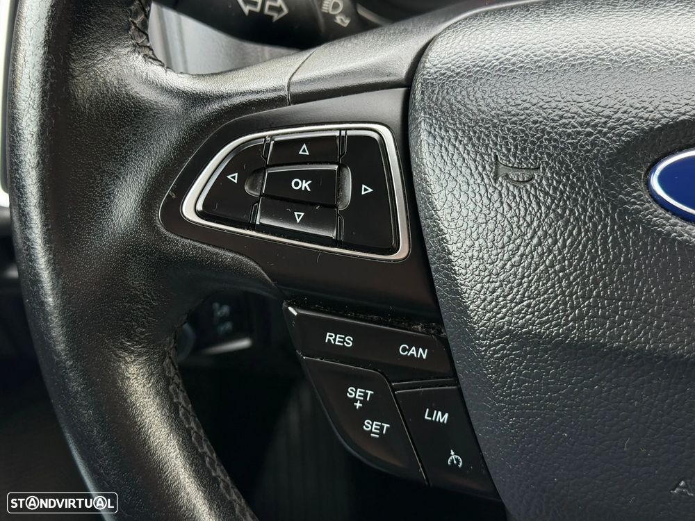 Ford Focus 1.0 EcoBoost Business - 23