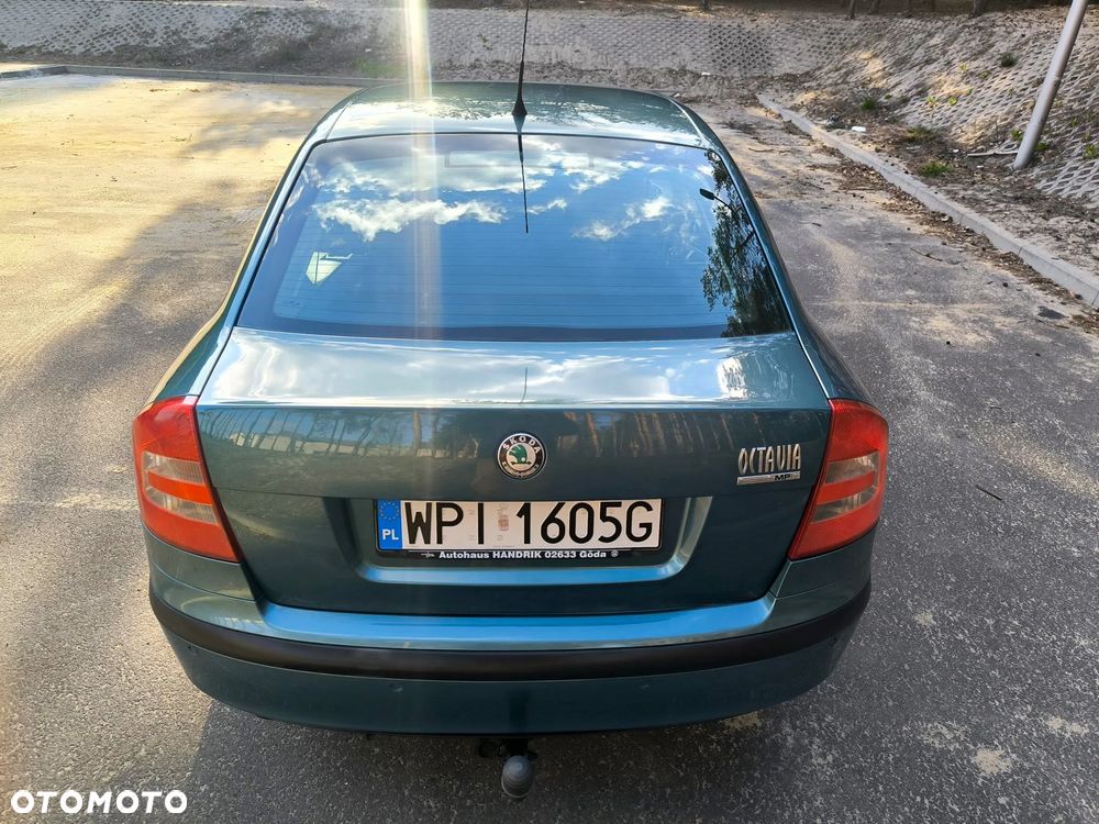 Skoda Octavia 1.6 Combi Ambiente - 6